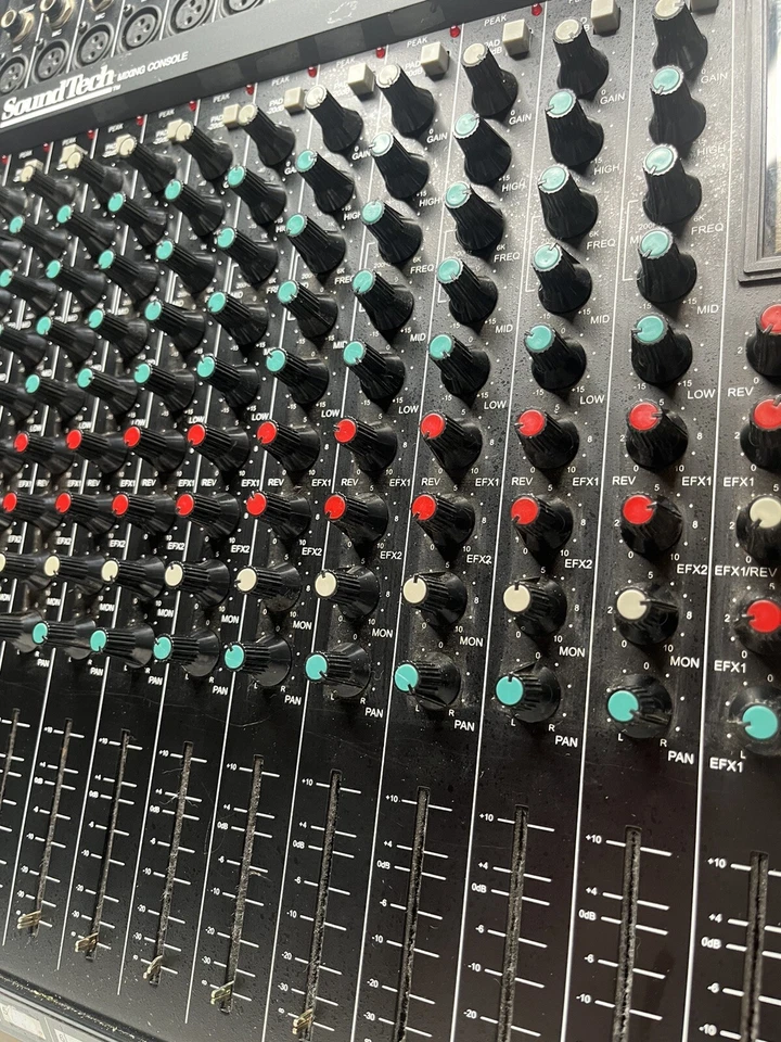 SoundTech St122 Mixing Console - Image 2 of 4