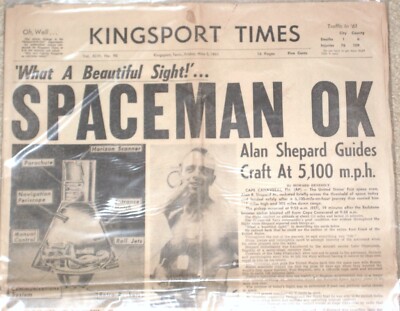 SPACE PROGRAM IN 5 NEWSPAPERS ALAN SHEPARD JOHN GLENN ASTRONAUTS DIE LAND MOON