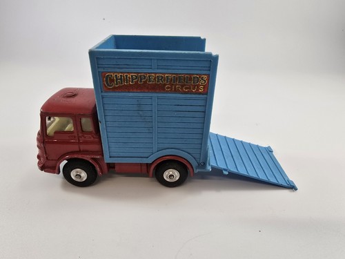 CORGI TOYS CHIPPERFIELD'S CIRCUS BEDFORD TRACTOR UNIT TRUCK