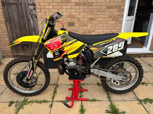 SUZUKI RM250 2005 2 STROKE MX BIKE MOTO X