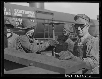 Tulsa Oklahoma 1942 Refinery Workers Tank Cars Mid-Continent Petroleum
