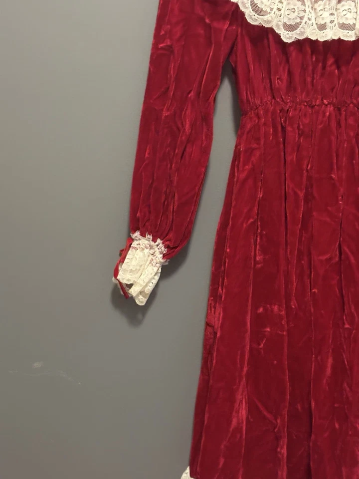 Vestido Largo Dance Allure Niñas Vintage Terciopelo Rojo con Encaje Talla Pequeña Foto 3 de 4