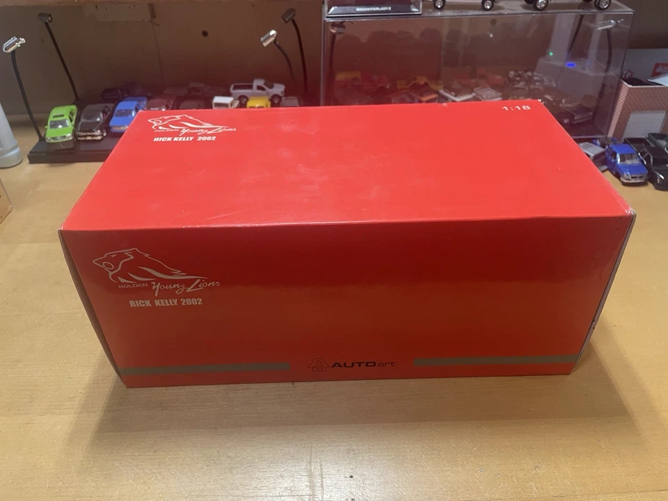 1: 18 Biante/Autoart - 2002 年 Holden Young Lions - Rick Kelly #02 压铸模型 — 第 3/4 张图片