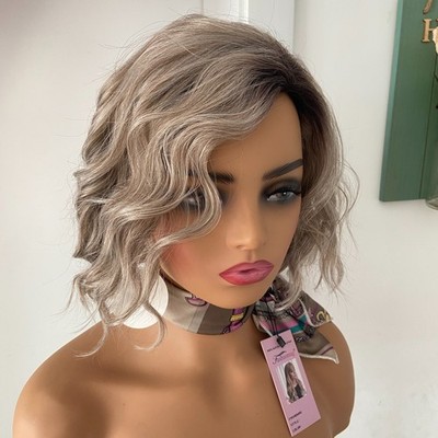 Short Fluffy Wavy Gray Mix Synthetic Hair Wigs Women Soft Natural Daily Use