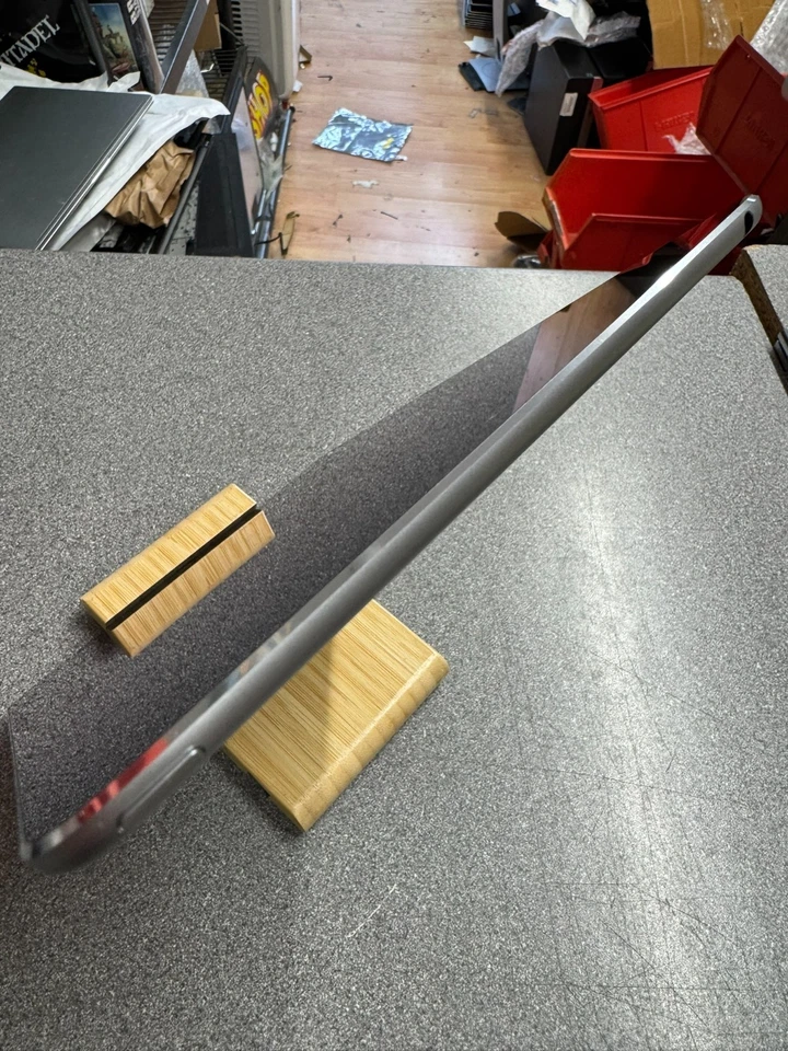 Apple iPad Air 2 128GB Space Grey - EE Locked - Cellular - Image 3 of 4