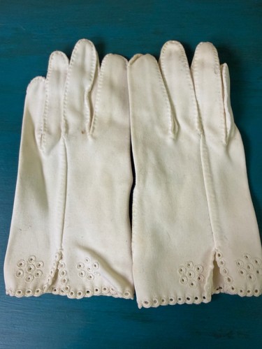 VTG Crescendoe Girl Child Sz Small White Glove Easter Formal Wedding Church