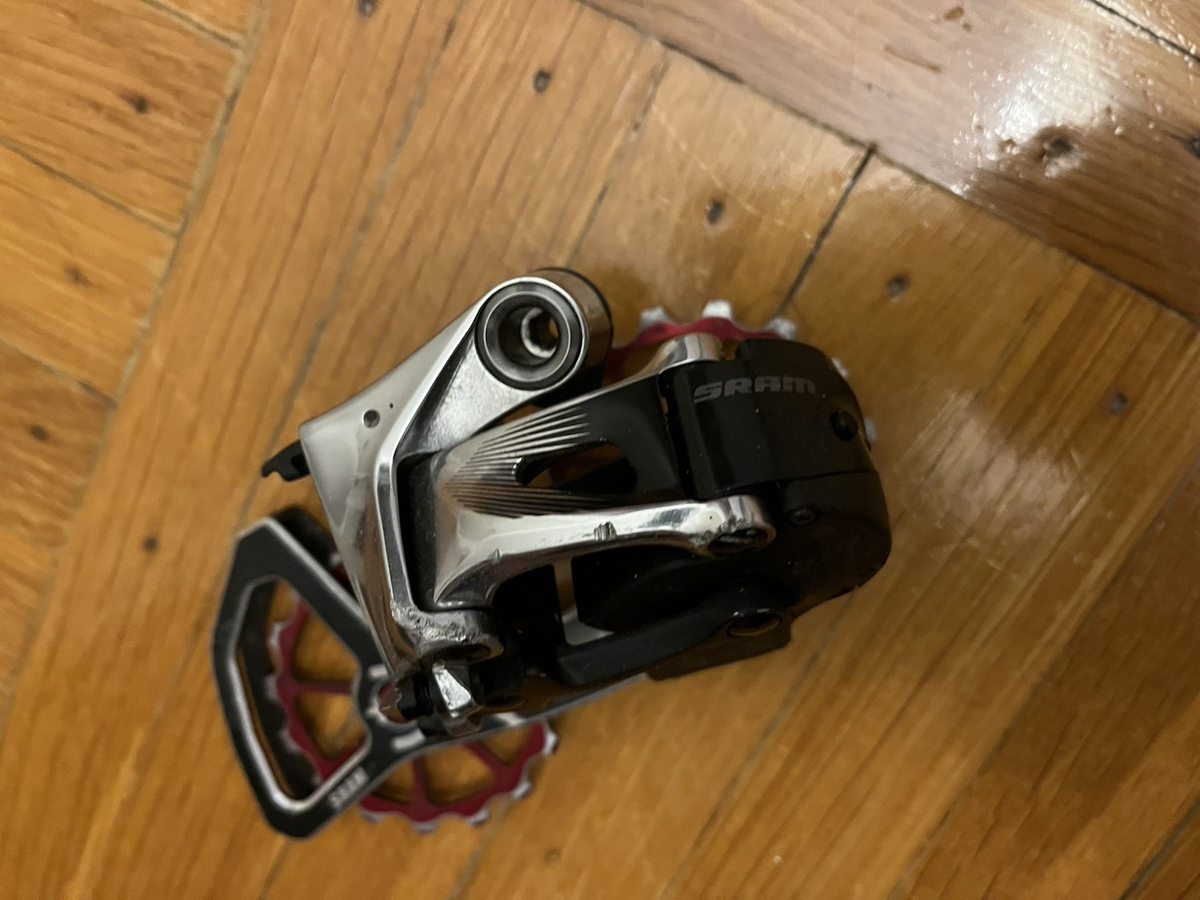 SRAM RED eTap 11速　中古品 SRAM Red eTap 11 speed rear derailleur for Parts or Repair -NOT
