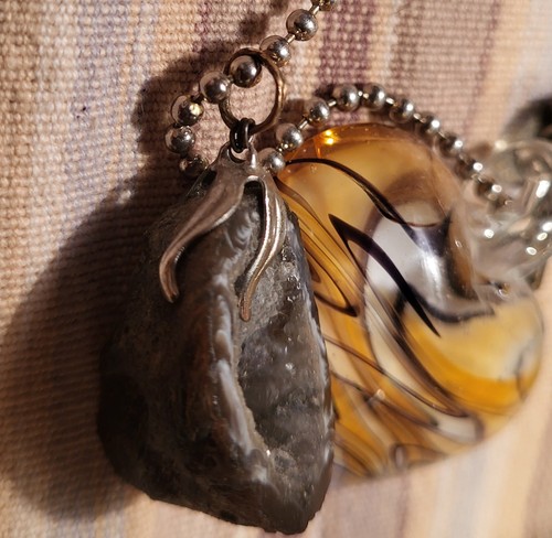 Vintage Pendant Lot - Geode, Leather, Shell, Ceramic, Silver, Glass, Necklaces - Picture 4 of 8