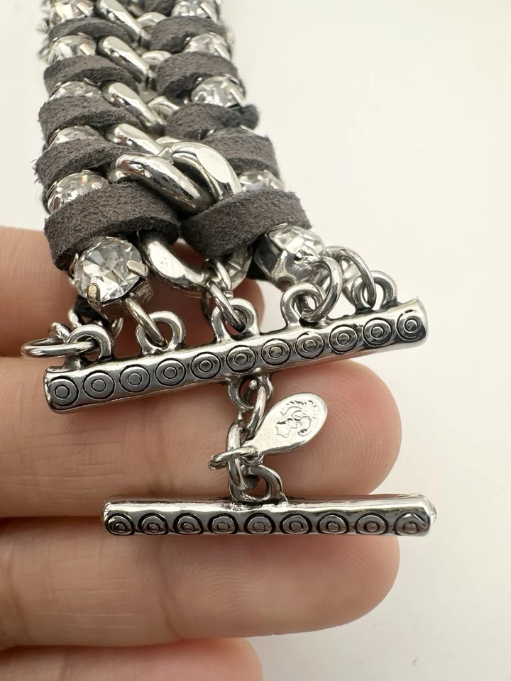 "Brazalete de tenis ancho con estrás Premier Designs tono plateado cordón 9"" ajustable" Foto 4 de 4