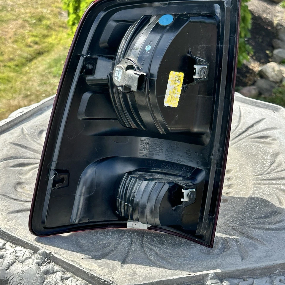 New OEM Mopar Fo Dodge Ram 1500/2500/3500 2011-2018 Tail Stop Backup Light RH - Image 4 of 4