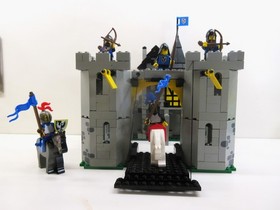 Lego Vintage LL Black Falcons Castle #6074-Fortress-100% w/minifigs  (1986)