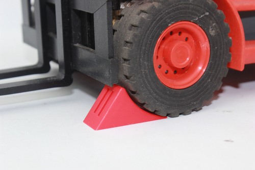 4 x Bremskeil rot 1:14 1:15 1:16 Unterlegkeil Hemmschuh Keile Bagger LKW - Bild 3 von 5