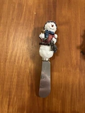 Unbranded set of 4 cheese  Spread Knives. Christmas Snowmen Used