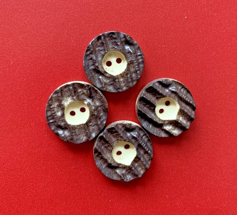 2-Loch Knöpfe in Hirschhorn Optik, Kunststoff, versch. Größen / Trachten - Bild 2 von 4