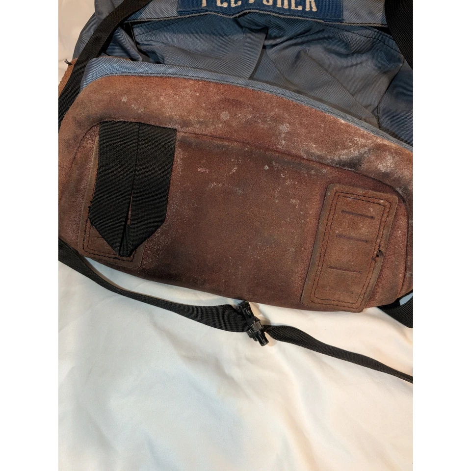 Vintage 90's Eagle Creek Backpack Daypack Nylon / Leather Bottom 17 x 11  - Image 4 of 4