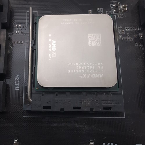 Gigabyte GA-78LMT-USB-3 Motherboard SATA-2 With IO Sheild & AMD FX Processor - Bild 6 von 12