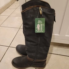 Spring Step womens boots size 7.5-8 knee high leather