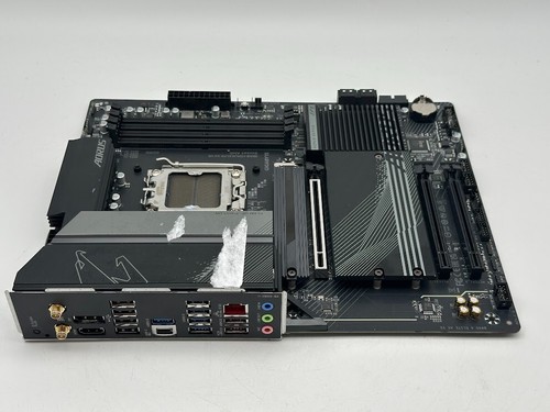 GIGABYTE B650 AORUS ELITE AX V2 AM5 LGA 1718 AMD ATX Motherboard READ/FOR PARTS - Photo 5/9