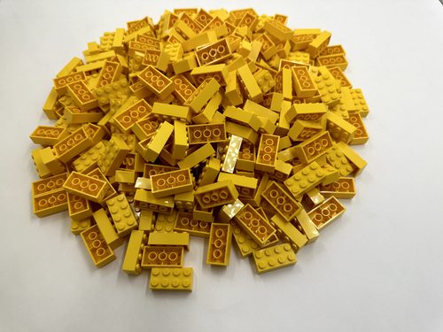 LEGO Pack of 200x New Yellow Brick 2 x 4 BULK BRICKS - Picture 2 of 8