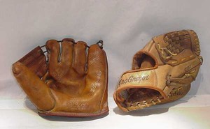 TWO-VINTAGE-BASEBALL-GLOVES-JOE-MORGAN-PETE-RUNNELS-McGREGOR-WILSON-LOT-7