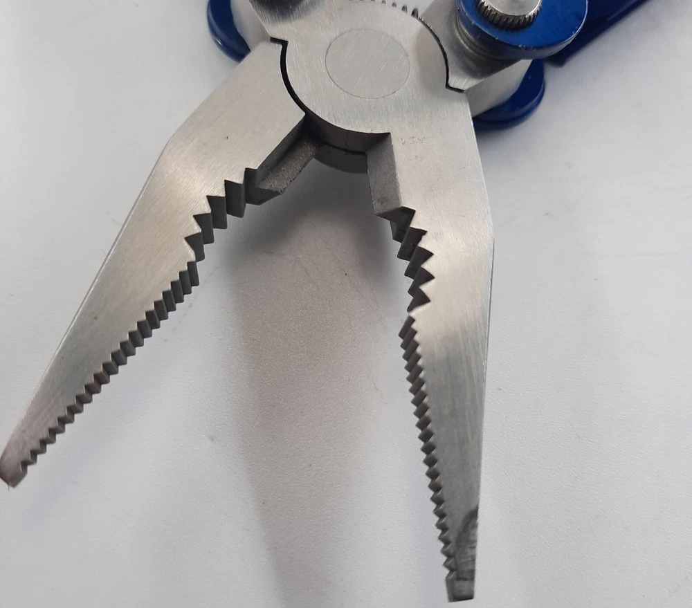 Multi Tool Unbranded, Pliers & Knives, Light is Untested, Rancher and Saw Blades