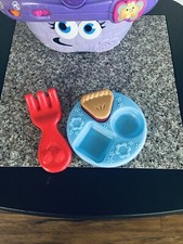 Leap Frog Shapes and Sharing Picnic Basket Pieces