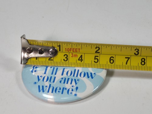 Vintage 1970s 80s Blow In My Ear And I'll Follow You Anywhere Pin Button 2.25" - Picture 2 of 3