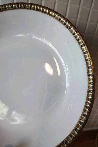 Vintage Hutschenreuther Hohenberg Bavaria 7¹/²" Soup Bowl Rich Gold Rim!! - Picture 2 of 6