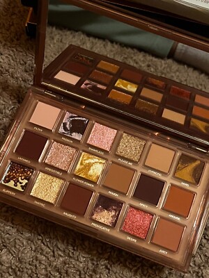 フダビューティー Huda Beauty Naughty ノーティー パレット