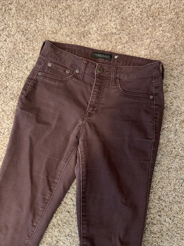 Womens Aeropostale Sz 4 Burgundy Purple Skinny Pants