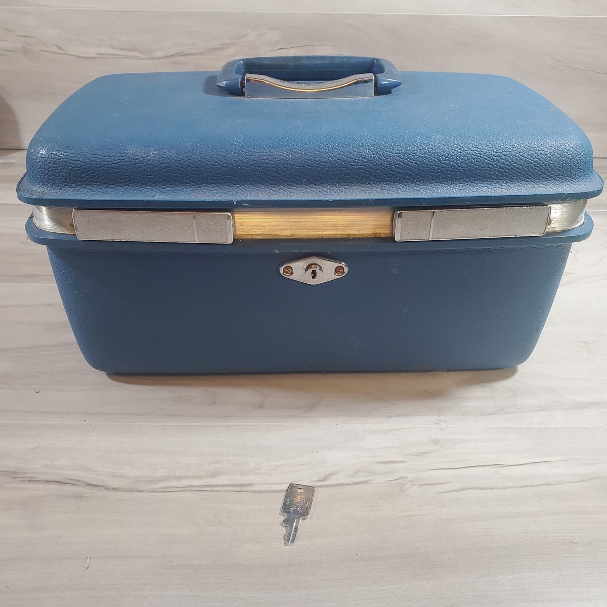 Vintage Samsonite Royal Traveler Hard Train Case Mirror Tray Key