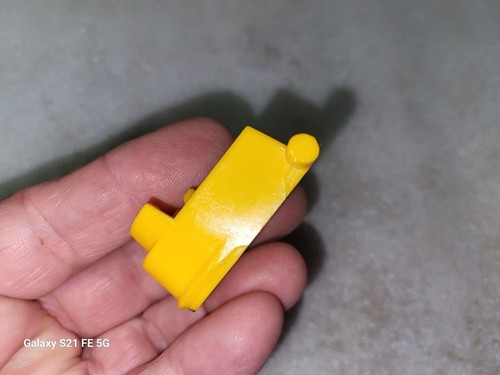 NOS Cox Tether Airplane PT-19 Yellow Firewall - Picture 3 of 3