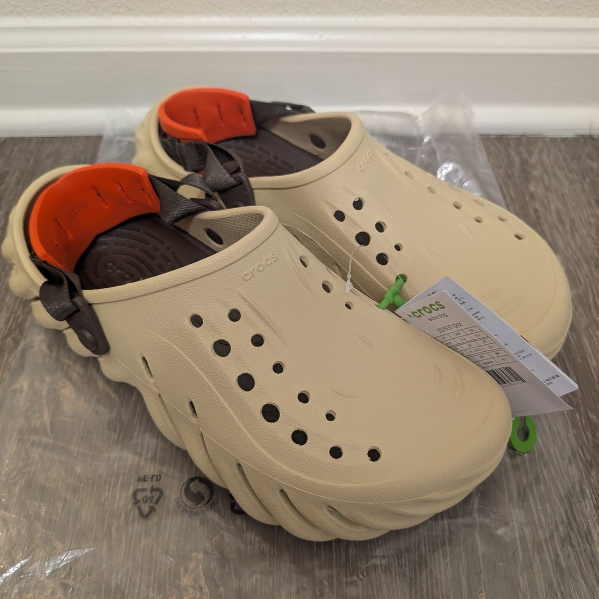 Crocs Echo Clog Sesame Unisex Men display picture 2