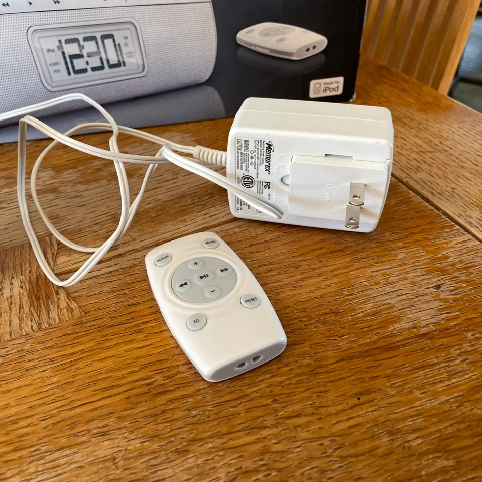 Sistema de audio altavoz radio reloj despertador IPOD Memorex M4074 despertador FM/AM Foto 3 de 4