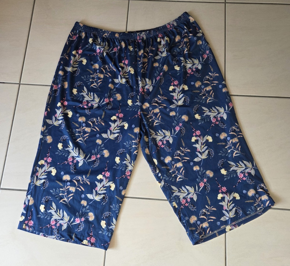 Womens Botanical Floral 3/4 Crop Pants Size 4XL (22-24) with Elastic Waist