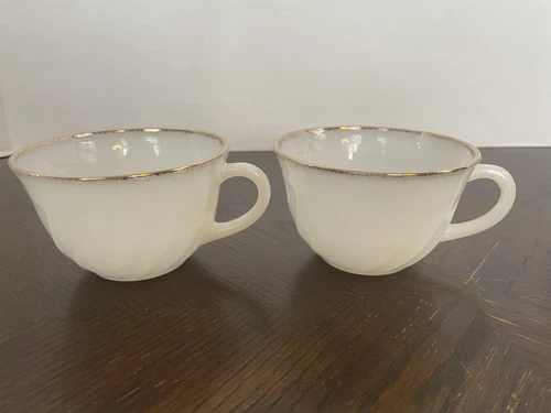 Set Of 2 Tea Cups Anchor Hocking Fire King Milk Glass Swirl Gold Trim