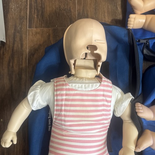 Lote De 5 Maniquíes Infantiles Laerdal Baby Anne RCP Entrenamiento Médico Infantil Pediátrico LEER - Imagen 2 de 17