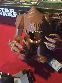 in box Lego Star Wars 75005 Rancor Pit Manual minifigures As Pictured