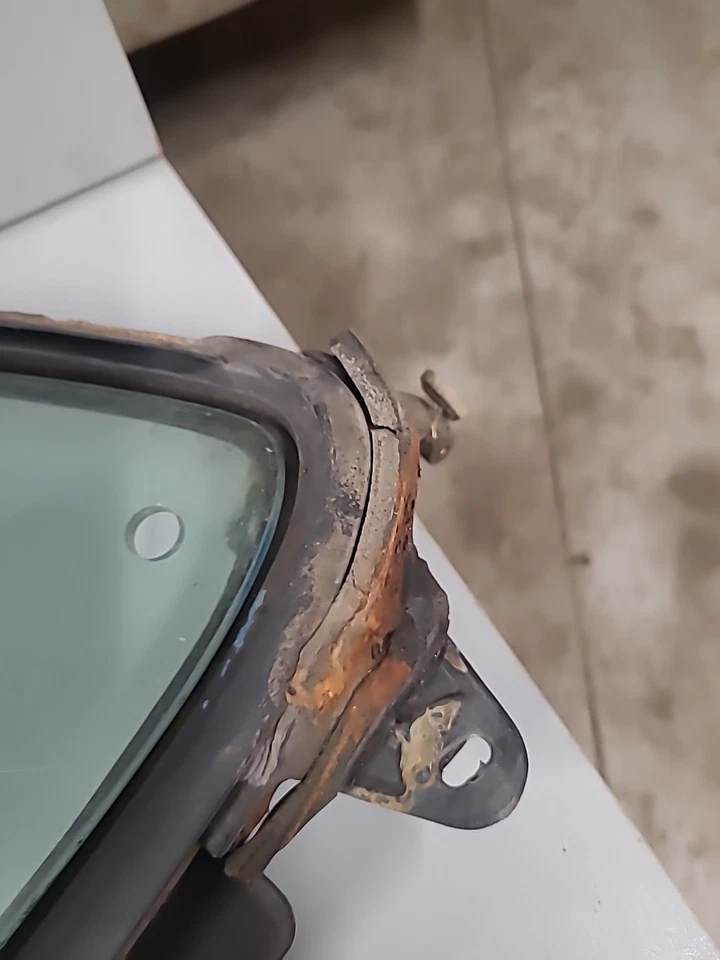 1970-76 Plymouth DUSTER REAR 1/4 POP OUT WINDOW Quarter Glass Set - Image 4 of 4