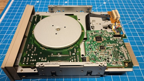 Vintage Newtronics Mitsumi D509V3 1.2MB 5.25" Floppy Disk Drive - Powers On - Bild 5 von 5