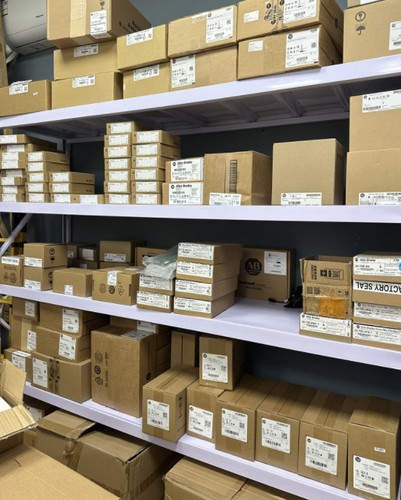 NUEVO PLC 1756-OA8/A ControlLogix 8 Pt D/O 120/240V módulo de CA sellado de fábrica - Imagen 4 de 5