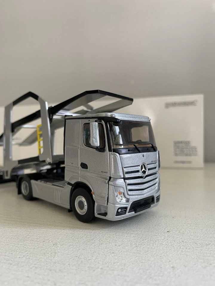 MERCEDES BENZ ACTROS 5 卡车汽车运输车 1:43 🚨 WoW 银色展示架 — 第 2/4 张图片