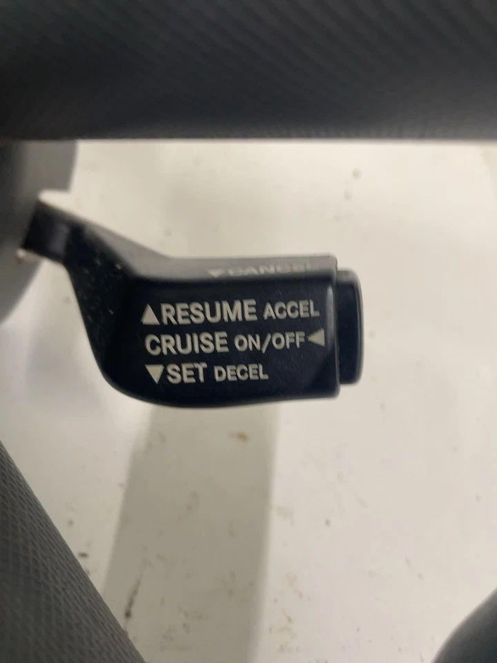 Volante Chrysler PT Cruiser 2007-08 gris crucero inclinado Foto 4 de 4