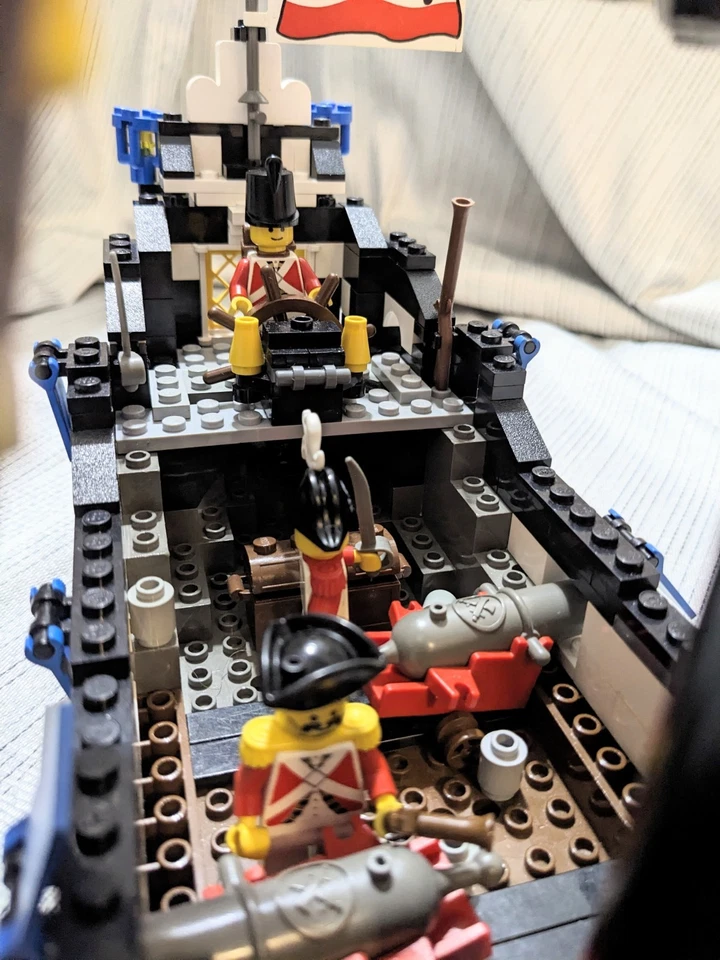 Lego 6271 Pirates Imperial Flagship - w/ Minifigs & Instructions - Rare - Image 3 of 4