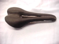 VELO Douglas Saddle Bicycle Seat Clean