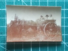 vs282 photographie circa 1900 groupe hommes femme attelage cheval charrette