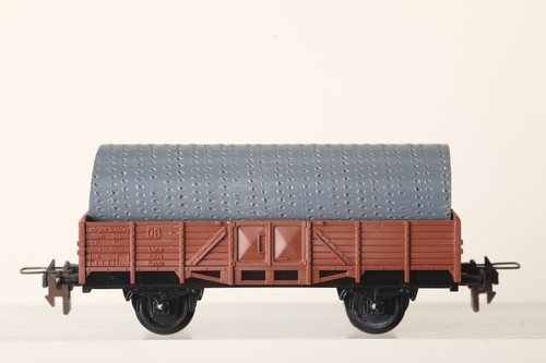 Trix Express H0 Hochbord Linz 6074 mit Röhre beladen (213725)
