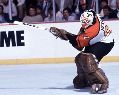 Ron Hextall First Goalie Goal in History Philadelphia Flyers 8x10 NHL Photo
