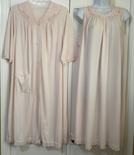 Vintage SHADOWLINE Pink Nightgown Robe Set Peignoir Nylon Lace Embroidery Medium