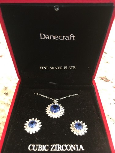 Danecraft Fine Silver Plate Round Cubic Zirconia Stud Necklace and Earing set - 第 4/4 張圖片